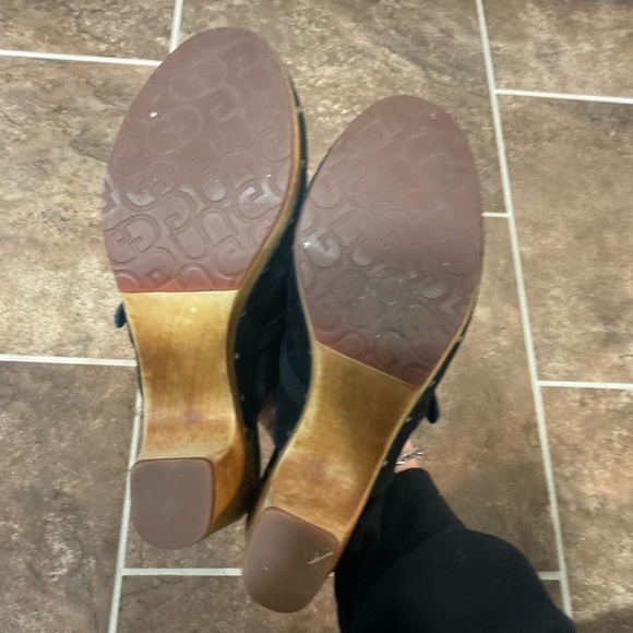 UGG Australia Black Suede Fringe Buckle Slip On Clogs Size 8 - Picture 5 of 5